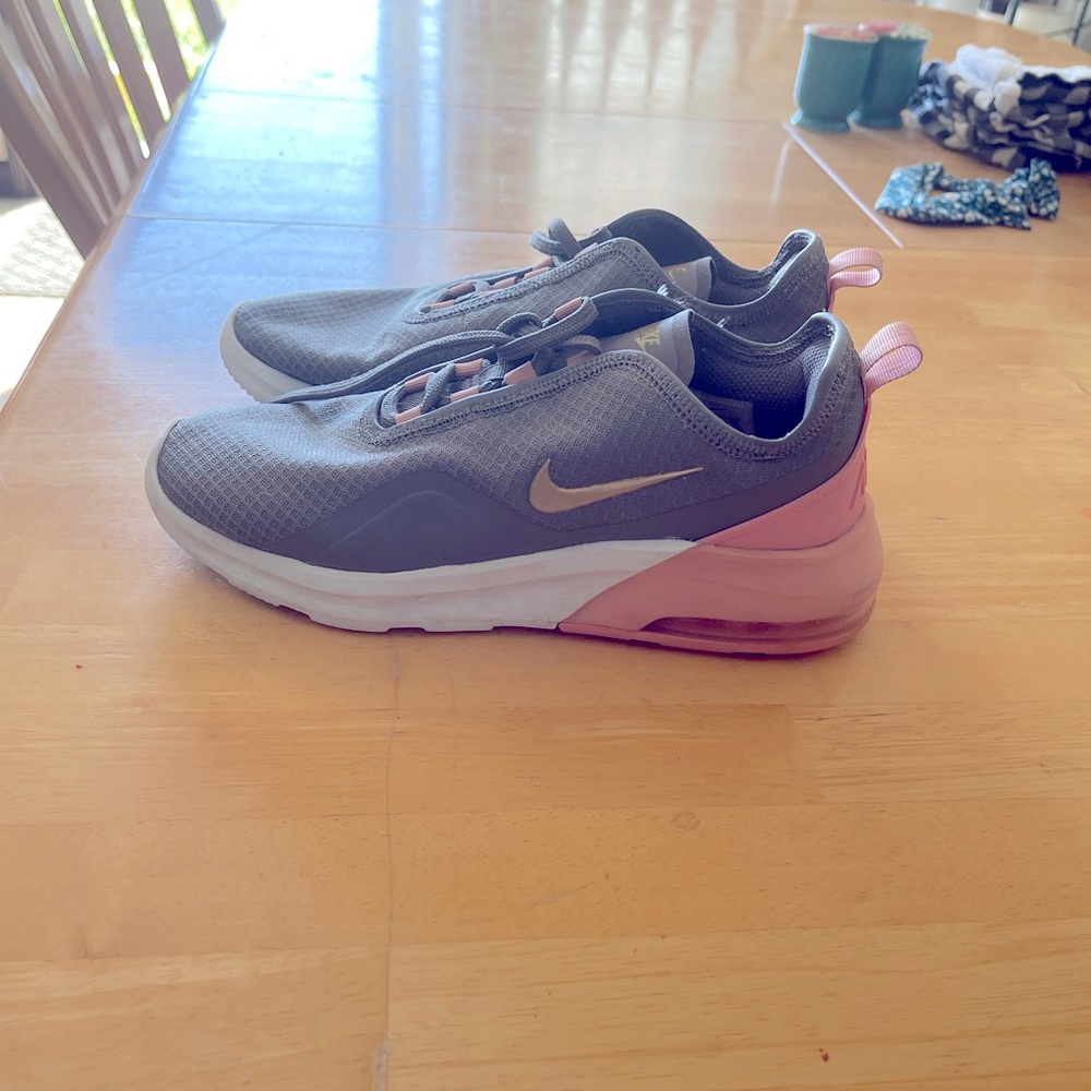Nike 8.5 air max running shoes